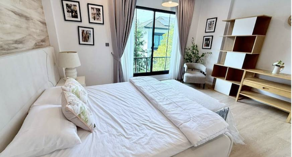 Casa en alquiler de 5 habitaciones en Bang Khen, Bangkok