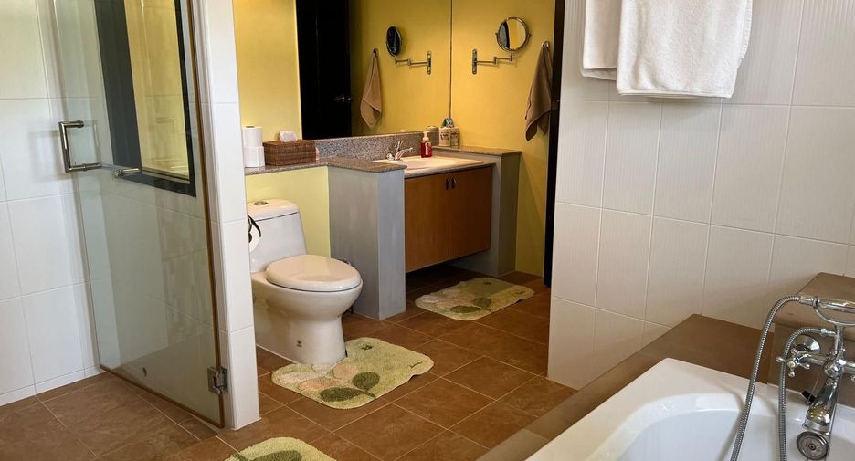 For rent 2 bedrooms villa in Mueang Phuket, Phuket