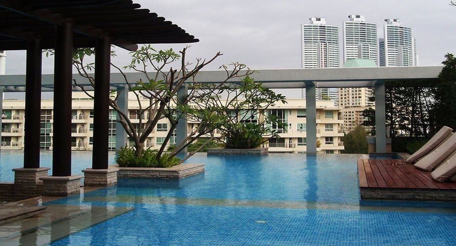 For sale 1 bed condo in Khlong Toei, Bangkok
