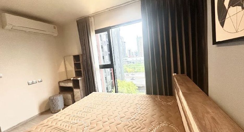 For rent 2 bedrooms condo in Huai Khwang, Bangkok