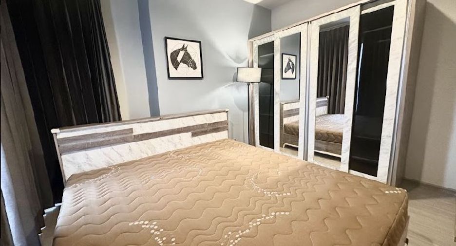 For rent 2 bedrooms condo in Huai Khwang, Bangkok