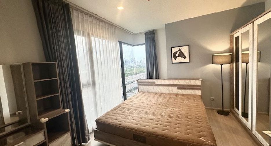 For rent 2 bedrooms condo in Huai Khwang, Bangkok
