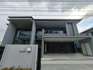 出租 4 卧室 独立屋 在 Bang Kapi, 曼谷