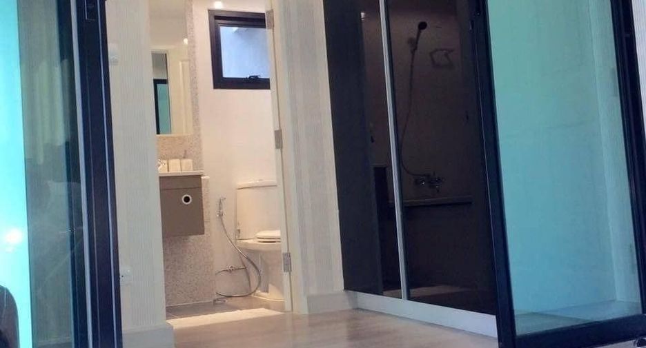 For sale 2 bedrooms condo in Phra Khanong, Bangkok