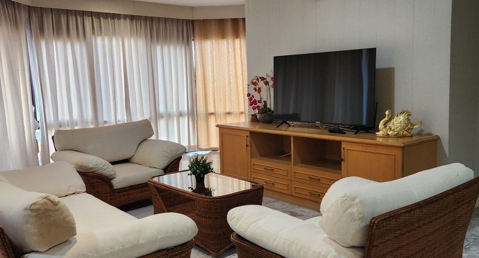 For rent 2 bedrooms condo in Bang Na, Bangkok