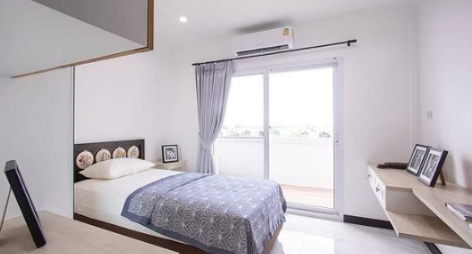 For rent 3 bedrooms condo in Bang Na, Bangkok