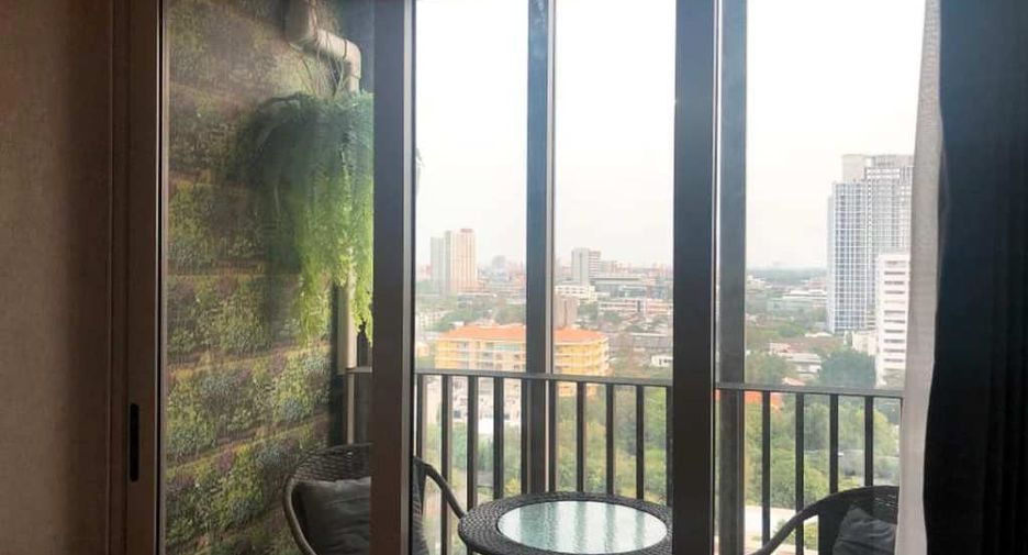 For rent 2 bedrooms condo in Khlong Toei, Bangkok