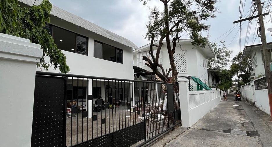 For rent 5 bedrooms house in Chatuchak, Bangkok