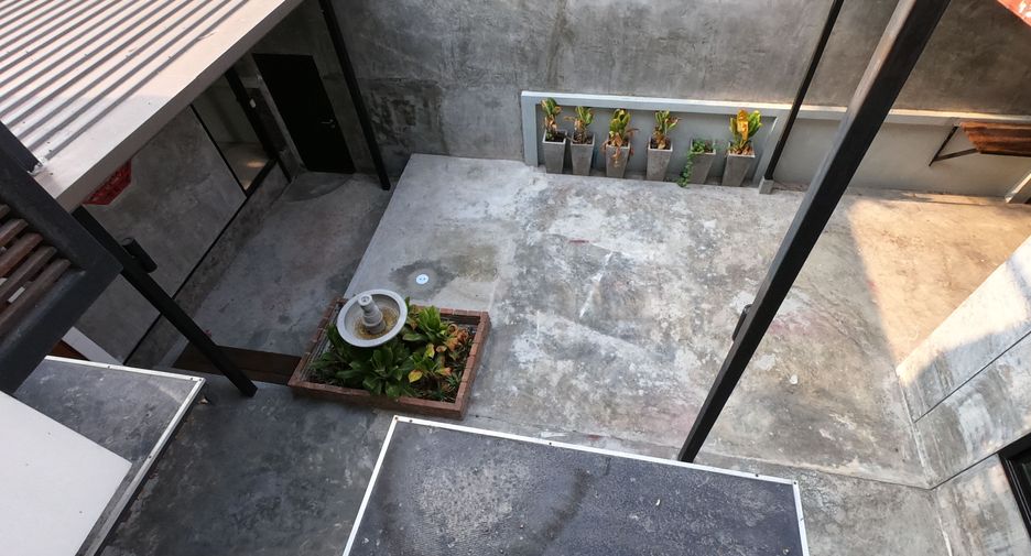 For sale and for rent 4 bedrooms house in Prawet, Bangkok
