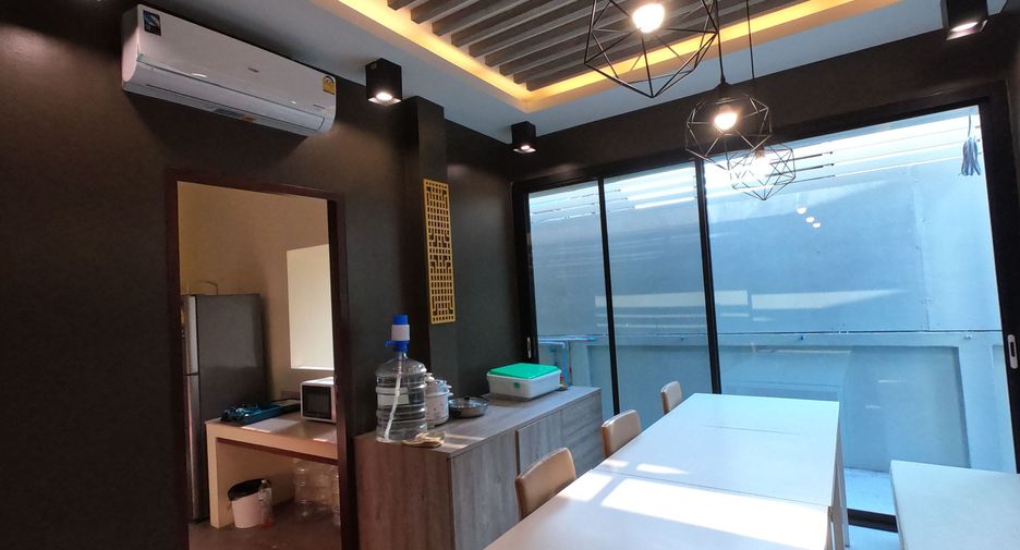 For sale and for rent 4 bedrooms house in Prawet, Bangkok
