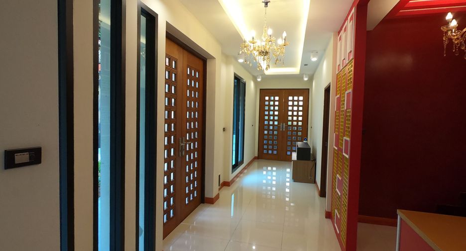 For sale and for rent 4 bedrooms house in Prawet, Bangkok