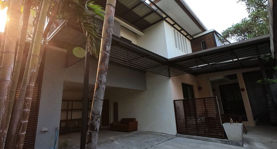 For sale and for rent 4 bedrooms house in Prawet, Bangkok