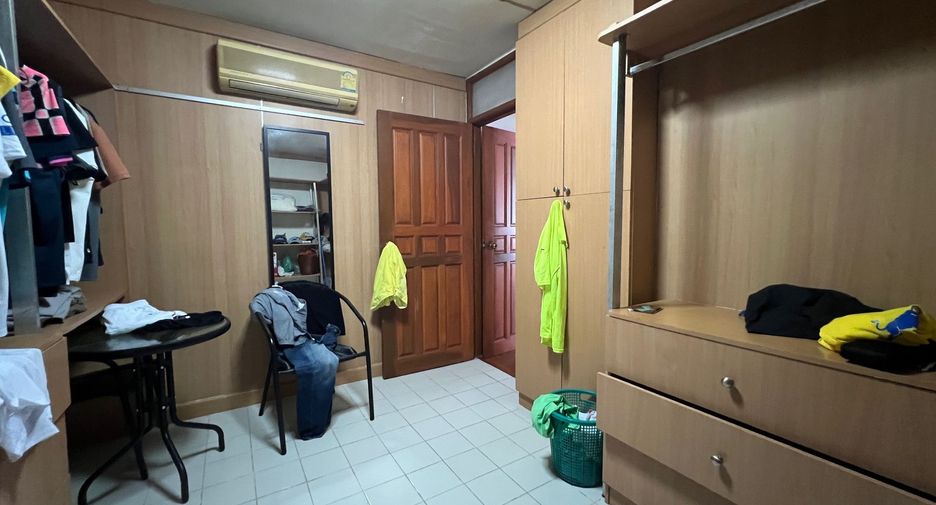 Wohnung zum Kauf mit 2 Zimmer in Watthana, Bangkok