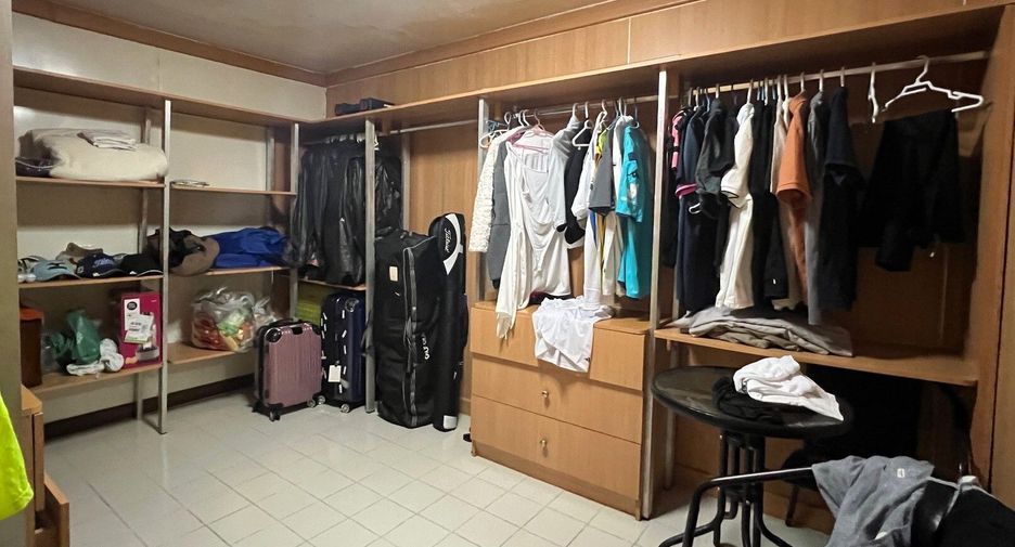 Wohnung zum Kauf mit 2 Zimmer in Watthana, Bangkok