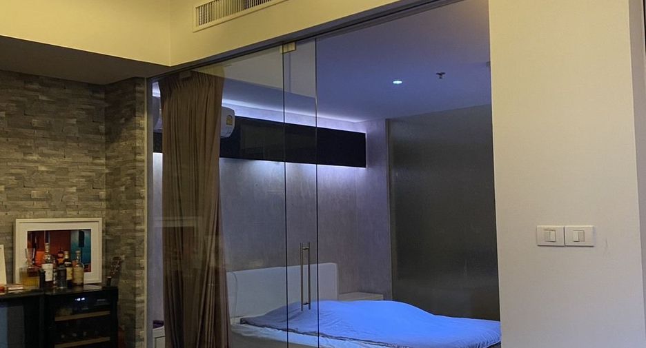 For rent 1 bed condo in Pathum Wan, Bangkok