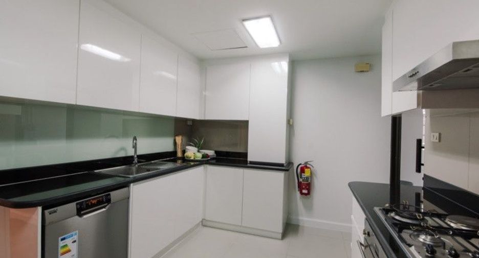 For rent 3 bedrooms condo in Khlong Toei, Bangkok