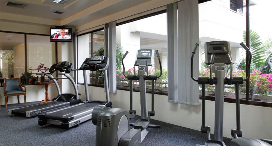 For rent 3 bedrooms condo in Khlong Toei, Bangkok