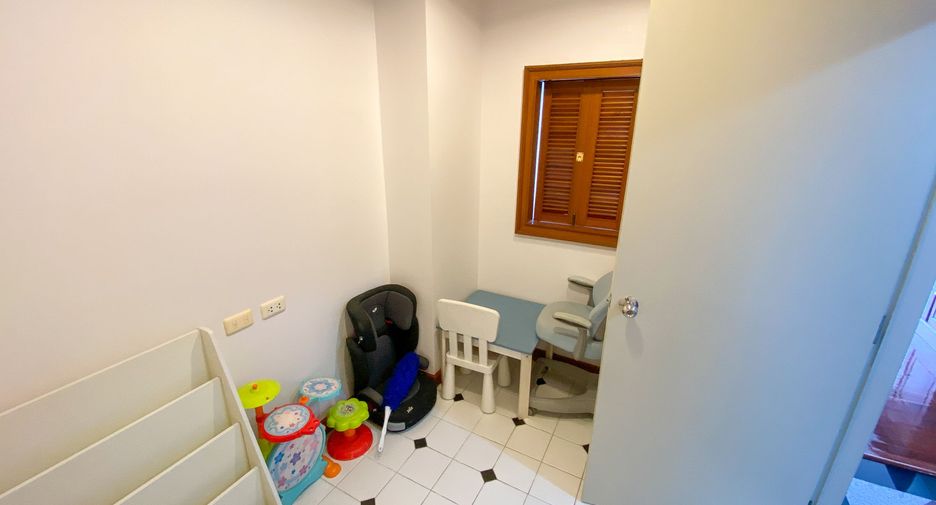 For rent 1 bed condo in Watthana, Bangkok