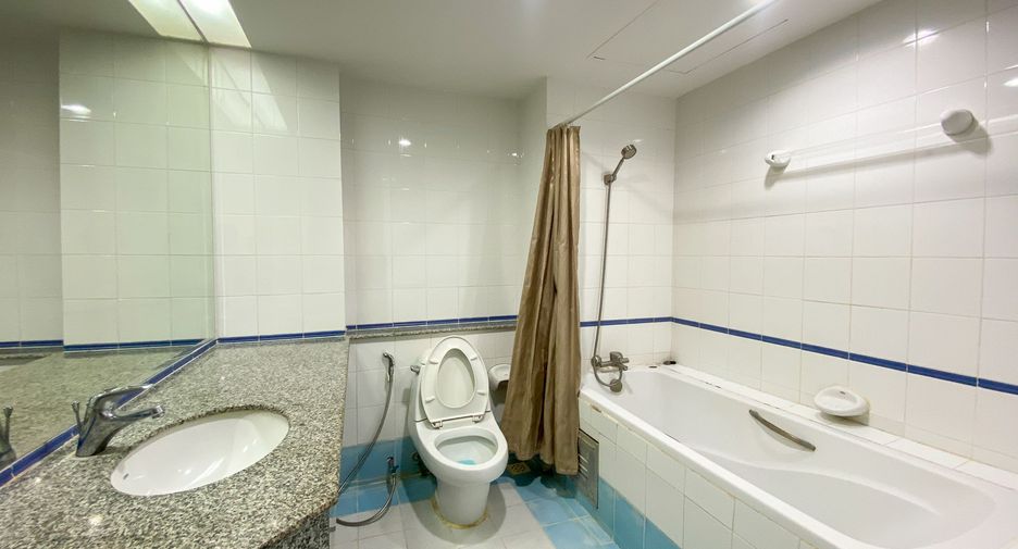 For rent 1 bed condo in Watthana, Bangkok