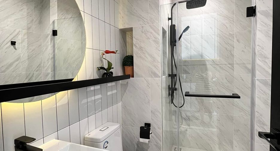 For rent studio condo in Khlong San, Bangkok
