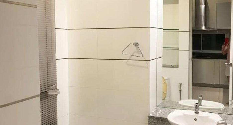 For rent 3 bedrooms townhouse in Wang Thonglang, Bangkok