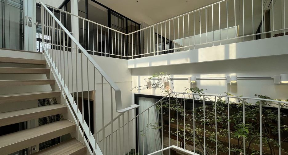For sale 3 bedrooms townhouse in Lat Phrao, Bangkok