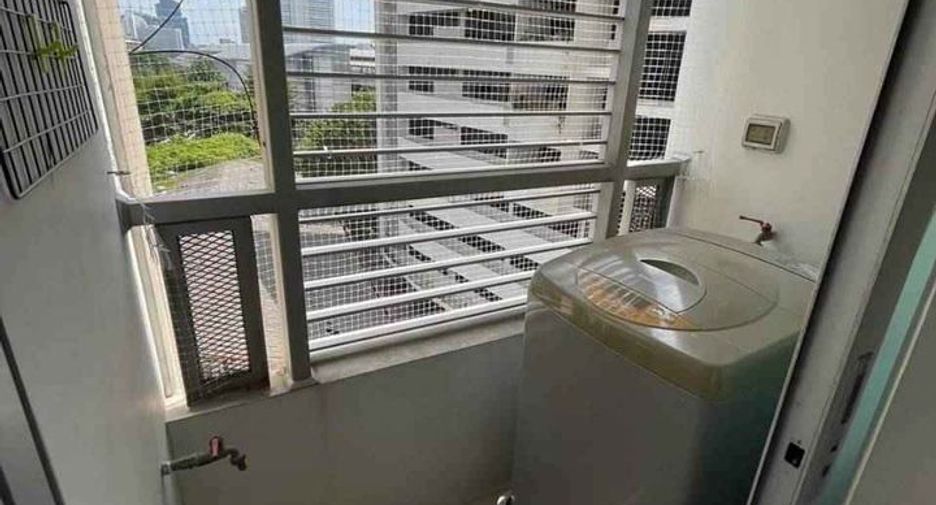 For sale 1 bed condo in Khlong San, Bangkok
