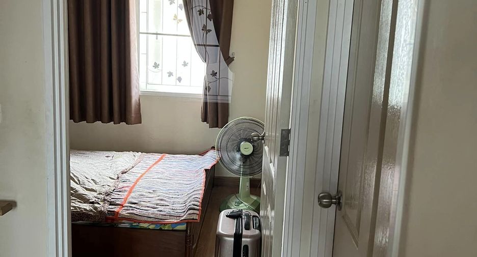 For sale 6 bedrooms townhouse in Bang Khen, Bangkok