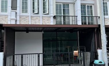 For sale 6 bedrooms townhouse in Bang Khen, Bangkok
