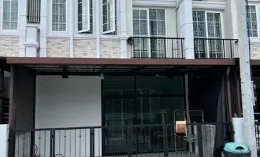 出售 6 卧室 联排别墅 在 Bang Khen, 曼谷