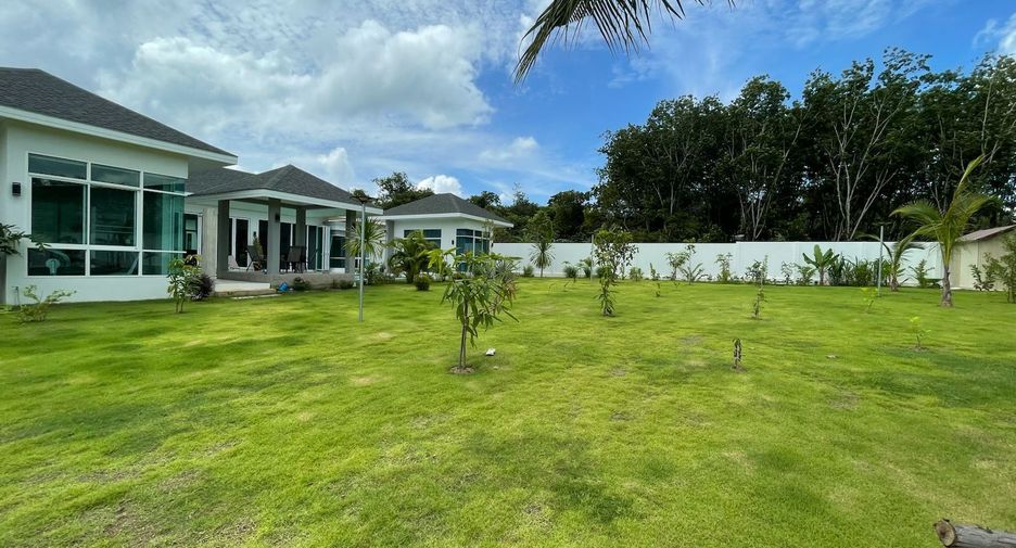 For sale 4 bedrooms villa in Thalang, Phuket