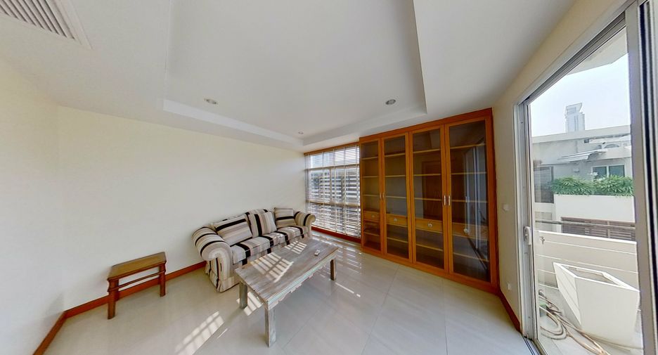 ให้เช่า 3 ห้องนอน บ้านเดี่ยว ใน วัฒนา, กรุงเทพฯ