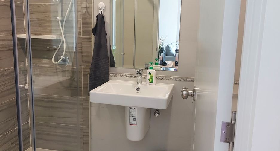 For rent 2 bedrooms condo in Bang Kapi, Bangkok