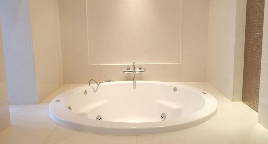 Wohnung zur Miete mit 4 Zimmer in Pathum Wan, Bangkok