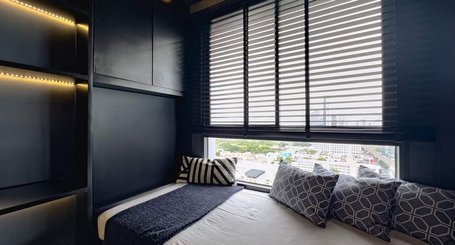 For sale 2 ベッドルーム condo in Phra Khanong, Bangkok