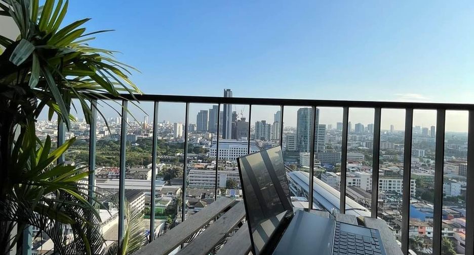 For sale 2 ベッドルーム condo in Phra Khanong, Bangkok