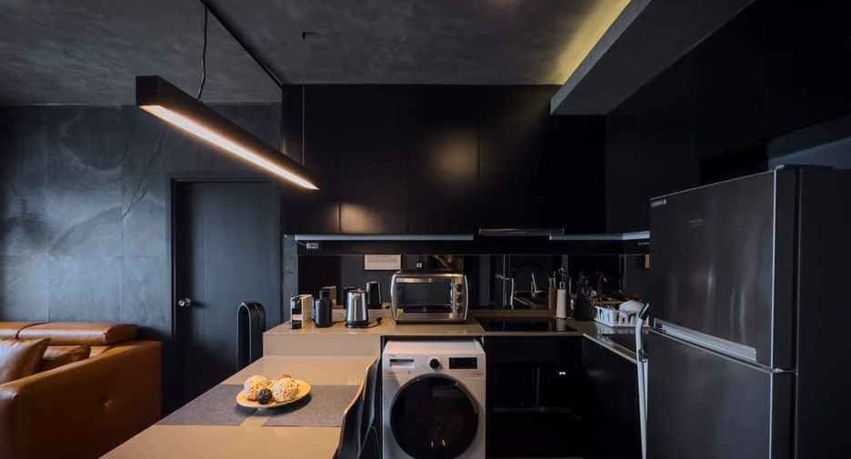 For sale 2 ベッドルーム condo in Phra Khanong, Bangkok
