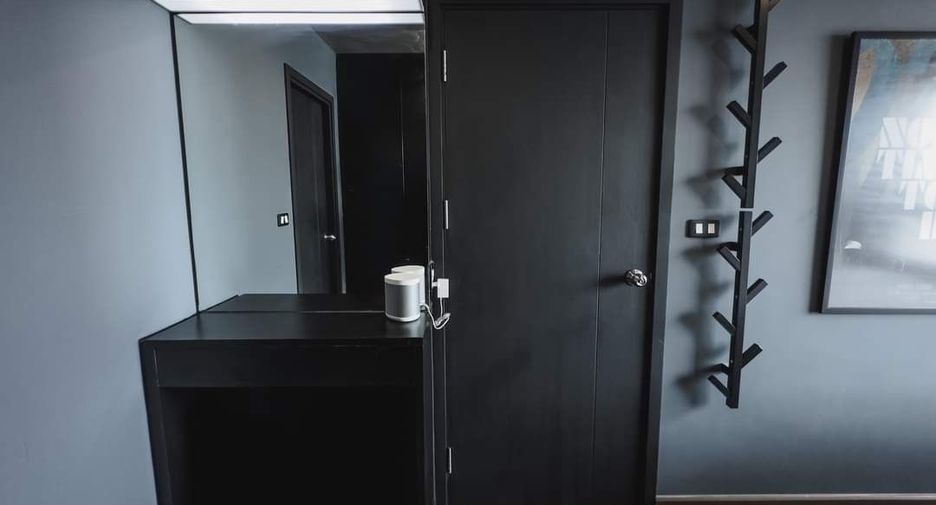 For sale 2 ベッドルーム condo in Phra Khanong, Bangkok