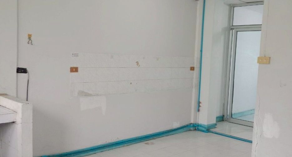 For sale 2 bedrooms townhouse in Bang Na, Bangkok