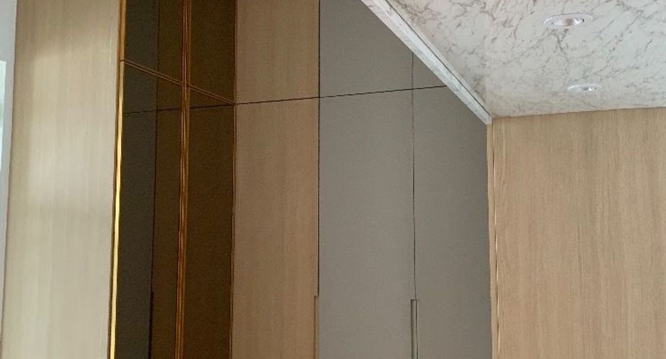 For sale 3 bedrooms house in Bang Kapi, Bangkok