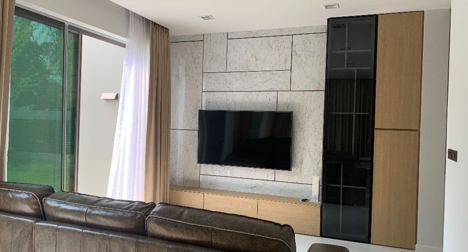 For sale 3 bedrooms house in Bang Kapi, Bangkok