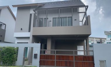 For sale 3 bedrooms house in Bang Kapi, Bangkok