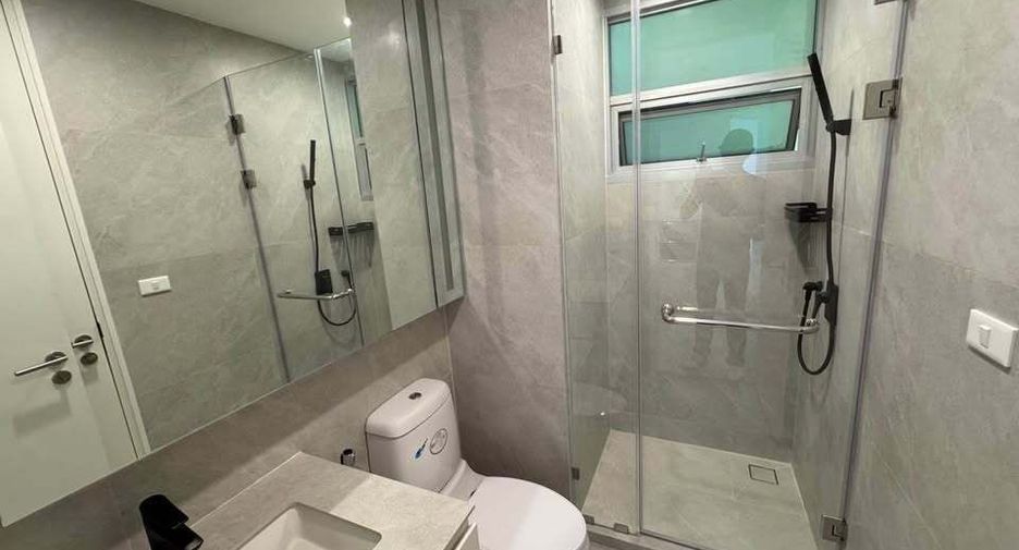 For rent 2 bedrooms condo in Ratchathewi, Bangkok
