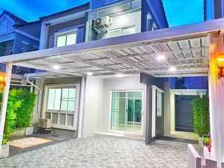For rent 3 bedrooms villa in Bang Na, Bangkok