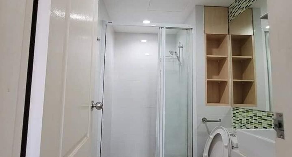 For sale 1 Beds condo in Phra Khanong, Bangkok