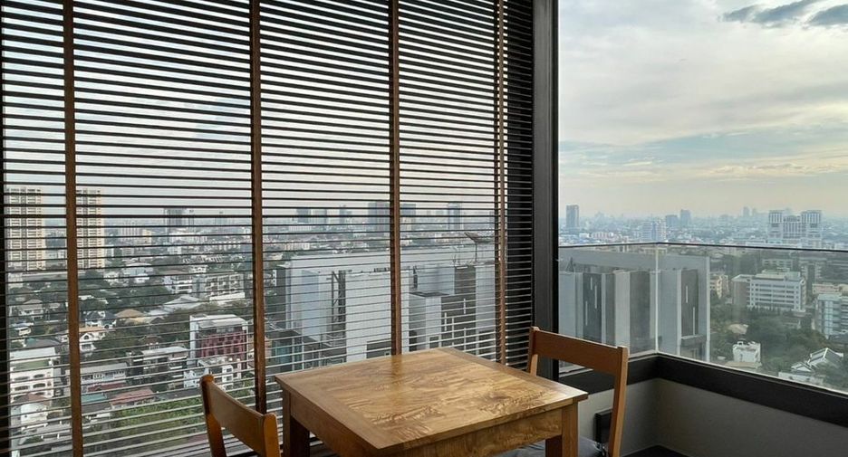 For rent 2 bedrooms condo in Watthana, Bangkok