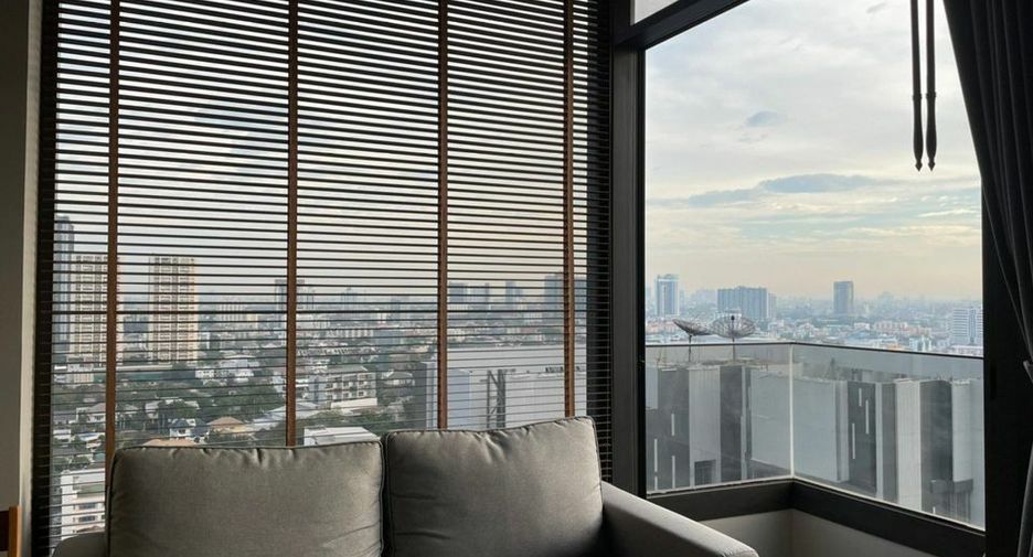 For rent 2 bedrooms condo in Watthana, Bangkok