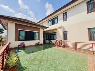 Продажа 5 спальни дом в Хуаи Кхщанг, Бангкок