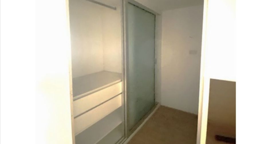 For sale studio condo in Huai Khwang, Bangkok