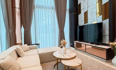 For rent 5 bedrooms townhouse in Lat Phrao, Bangkok